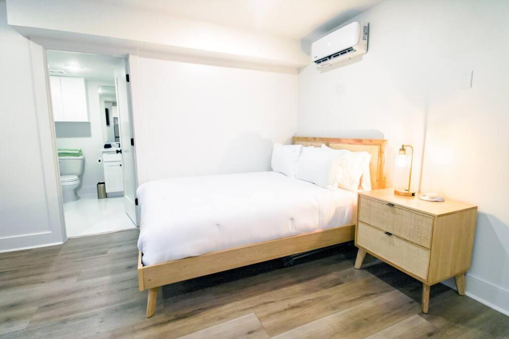 Summer Tropics Studio Apartment Two Queen Beds غالفيستون، تكساس المظهر الخارجي الصورة